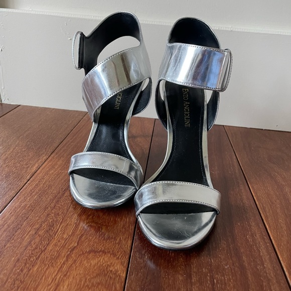 Enzo Angiolini silver heels - Picture 2 of 7